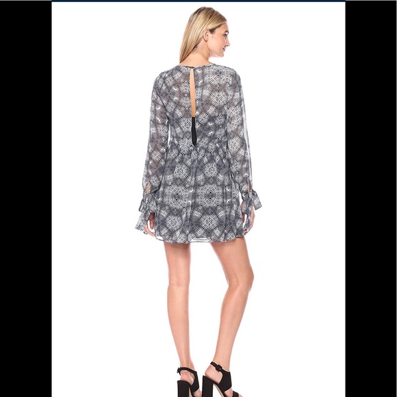 Sam Edelman Women’s Tie Sleeve Blue snake skin,NWT - Picture 2 of 2